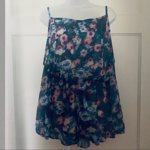 Nordstrom Let Them Eat Cake Open Cold Shoulder‎ Floral Pattern Flowy Romper SZ M - Picture 9 of 16